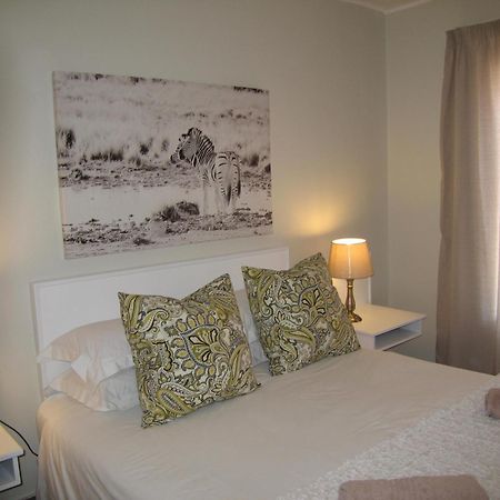 Wagon Wheel Country Lodge Beaufort West Zimmer foto