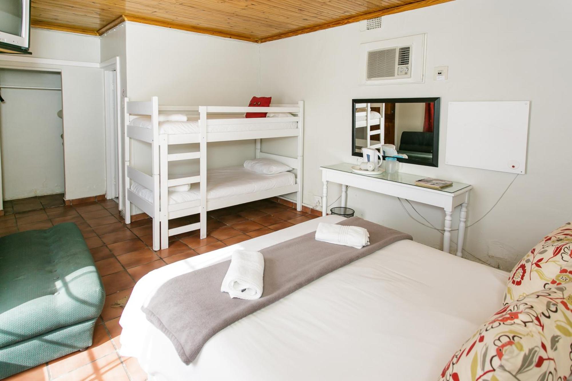 Wagon Wheel Country Lodge Beaufort West Zimmer foto