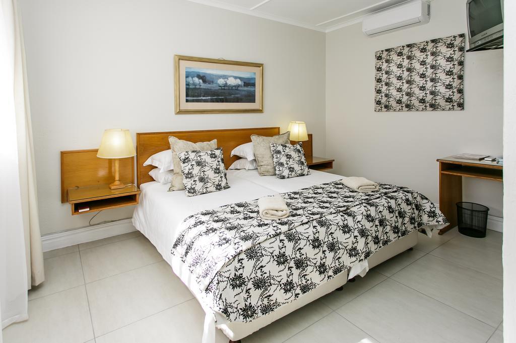 Wagon Wheel Country Lodge Beaufort West Exterior foto