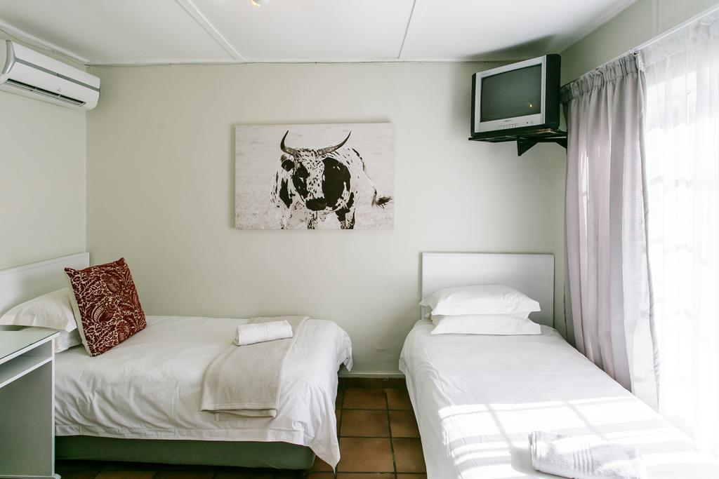 Wagon Wheel Country Lodge Beaufort West Exterior foto