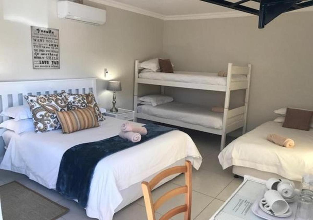 Wagon Wheel Country Lodge Beaufort West Exterior foto